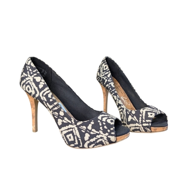 Christian Siriano Shoes - Christian Siriano Size 9 Stylish Black White Peep Open Toe Cork Heels Pattern